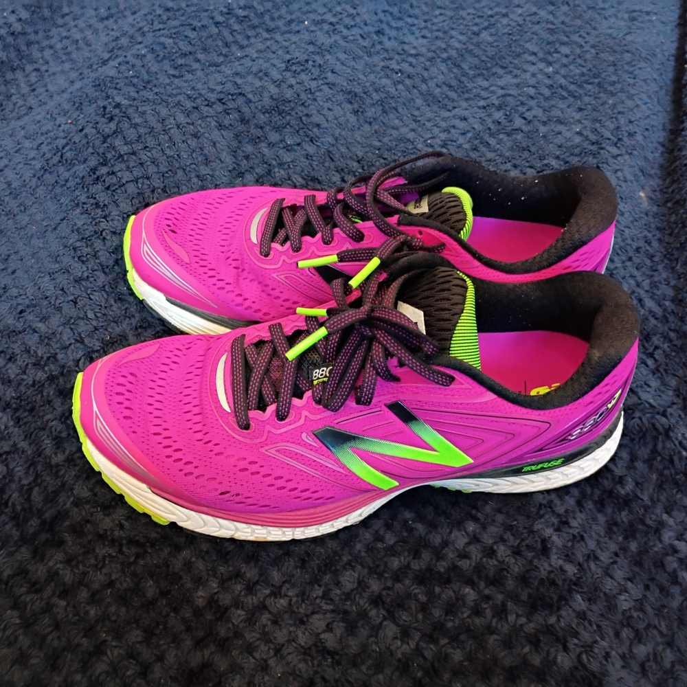 New Balance Women's Vibrant Pink and Neon Green Athletic Shoes 8V77